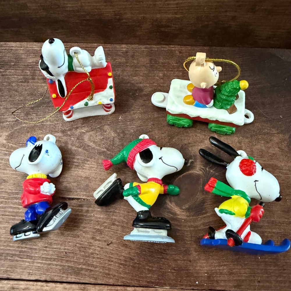 Peanuts Snoopy Charlie Brown Christmas PVC Ornament Set5pc Winter Skating Skiing